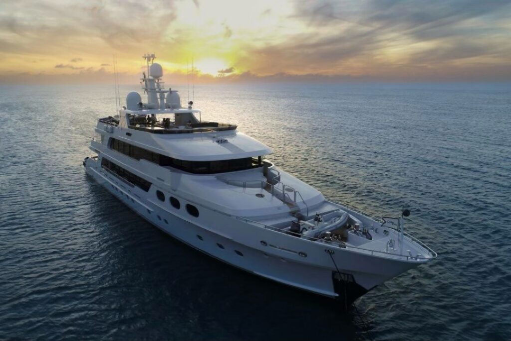 How Much Does It Cost to Rent a Yacht?