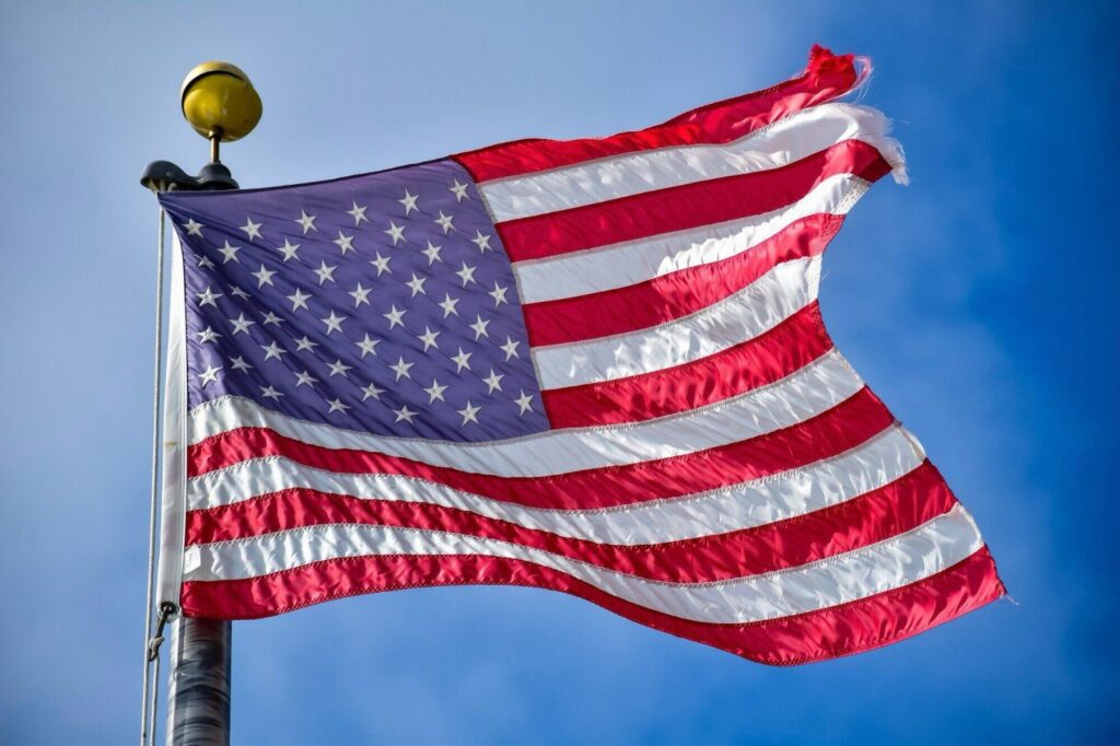 Top 8 Benefits of Using Telescoping Flagpoles for Your Flags