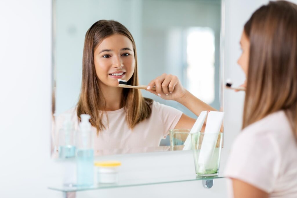 Expert 4 Dental Care Tips for a Healthy and Bright Smile Every Day