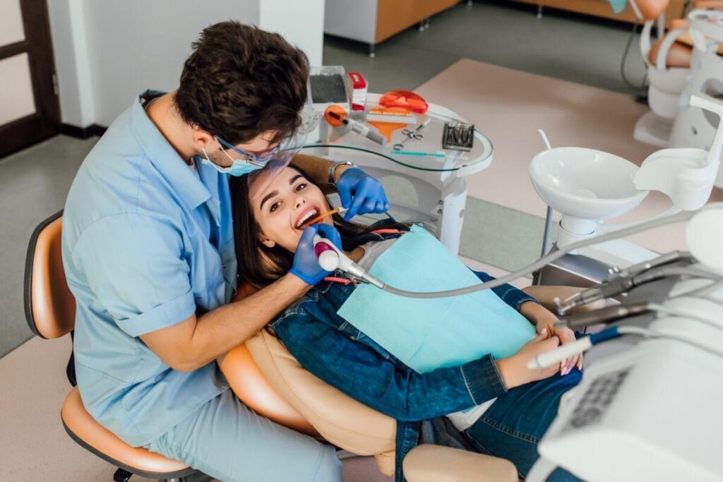 What to Do When You Need an Emergency Dentist Fast