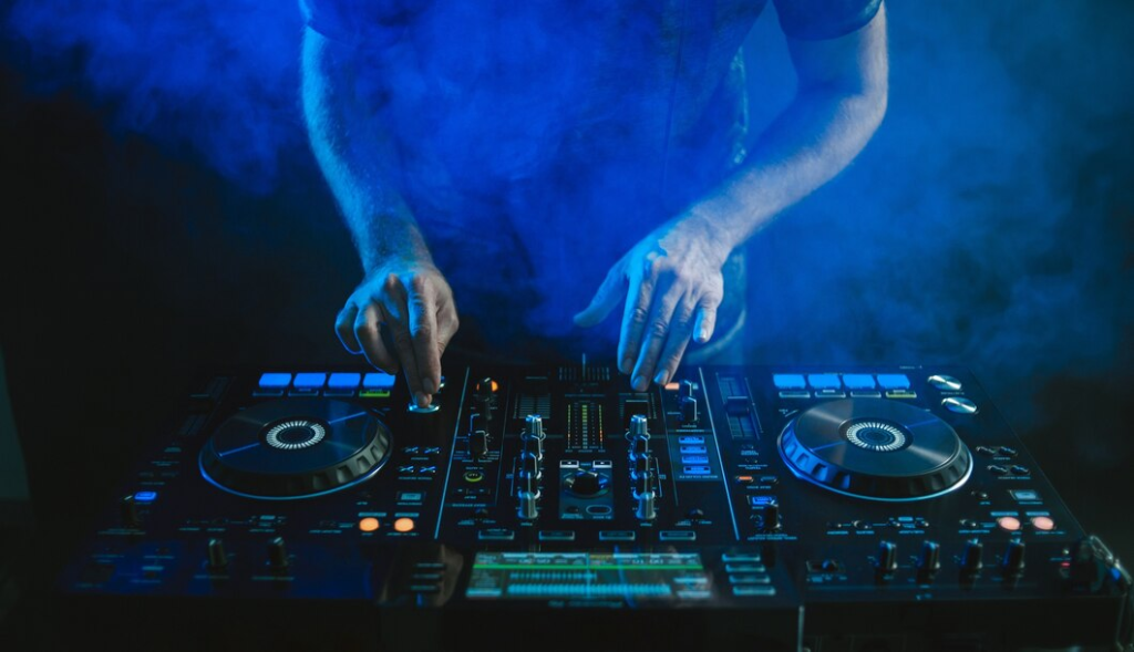 The Ultimate Guide To Hiring Professional DJs In Sydney image 2