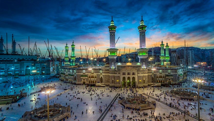 Exploring Makkah & Madinah: How Pilgrims Balance Costs and Spirituality Exploring Makkah & Madinah: How Pilgrims Balance Costs and Spirituality