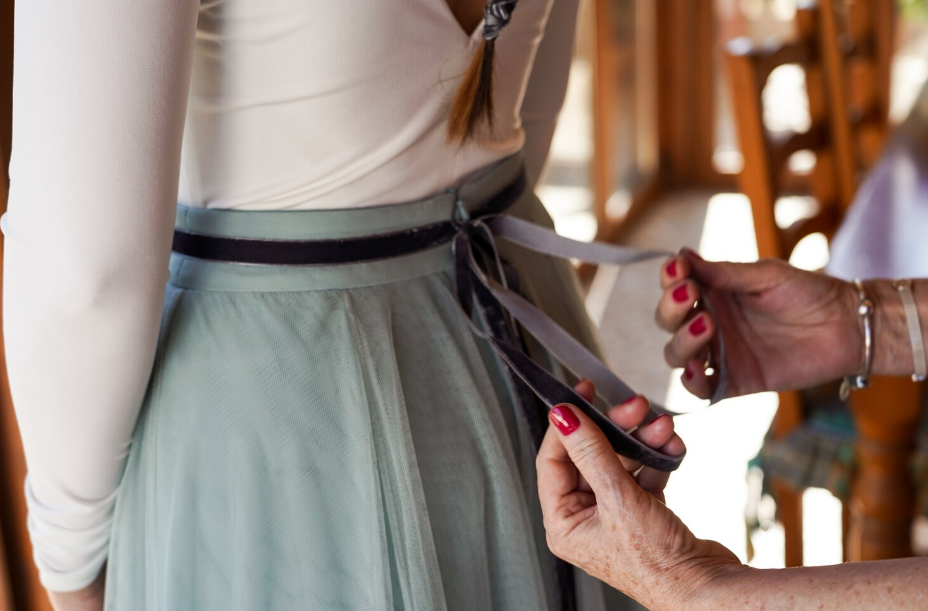 Why Elasticated Waist Trousers Have Quietly Earned a Permanent Spot in the Wardrobe Trousers Have Quietly Earned a Permanent Spot in the Wardrobe