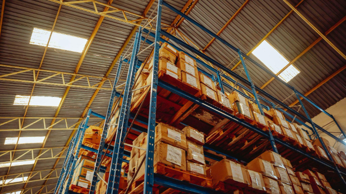 What SMBs Should Know Before Choosing a Third-Party Logistics Provider Choosing a Third-Party Logistics Provider
